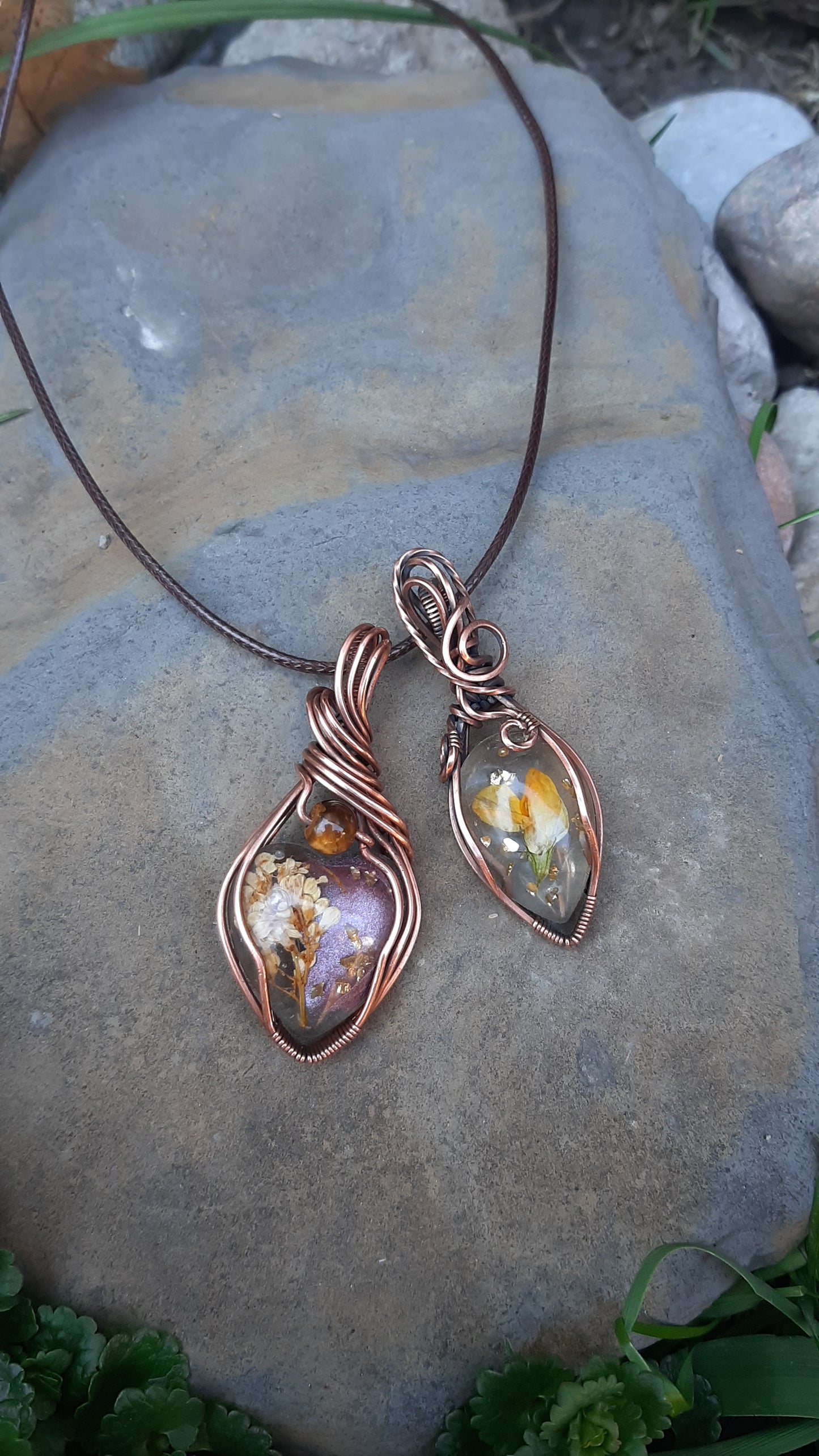 Yellow flower- tear drop cabochon in  oxidized Copper - Spring time collection