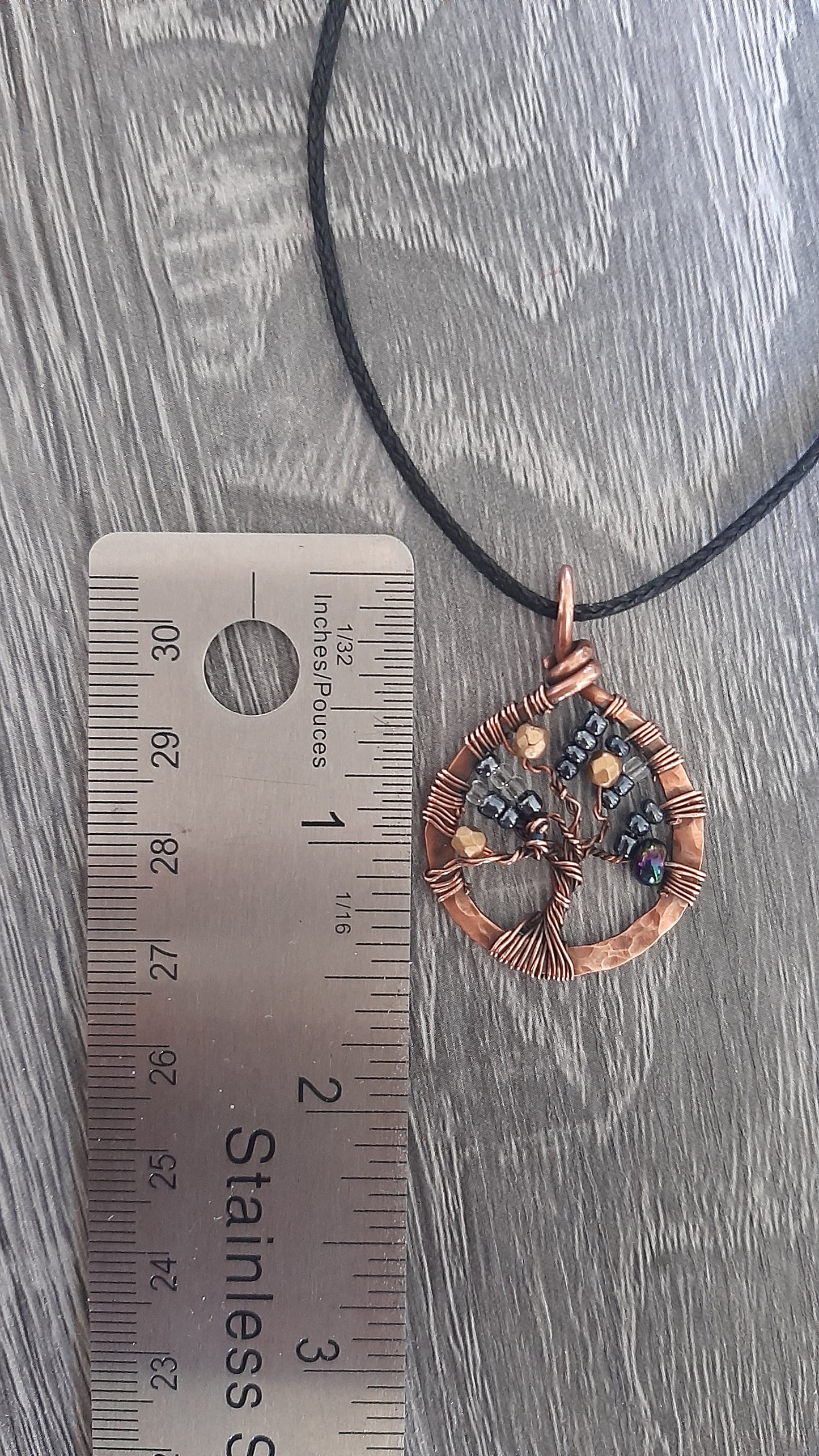 Tree of life - Golden faceted Czech beads w. dark glass beads in copper