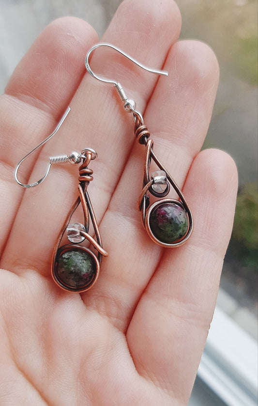 Copper earrings w/ Ruby in Zoisite 'n glass beads